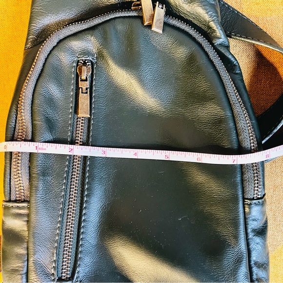 Sundance Forest Green Leather Marlow Sling Bag - Picture 9 of 10